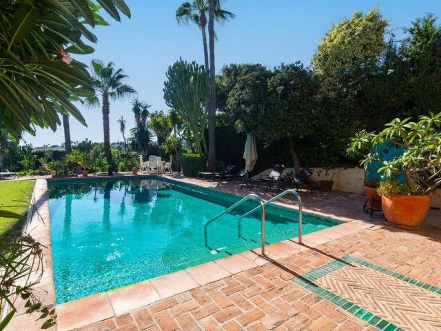 Villa avec 5 Chambres  à Elviria