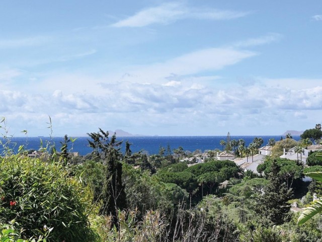 5 Bedrooms Villa in Elviria