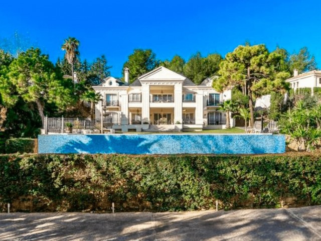 8 Bedrooms Villa in The Golden Mile