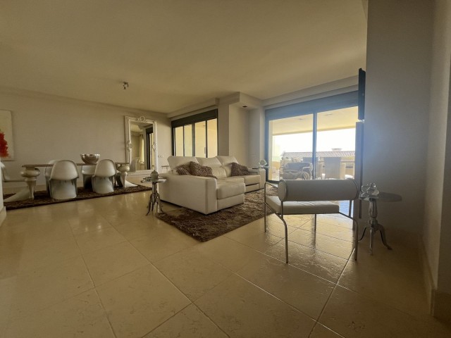 2 Bedrooms Apartment in Altos de los Monteros