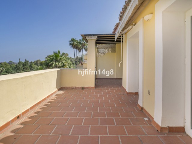Apartment, Benahavis, R5081509
