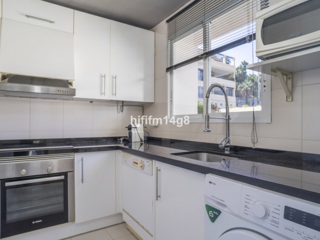 2 Bedrooms Apartment in Benahavís