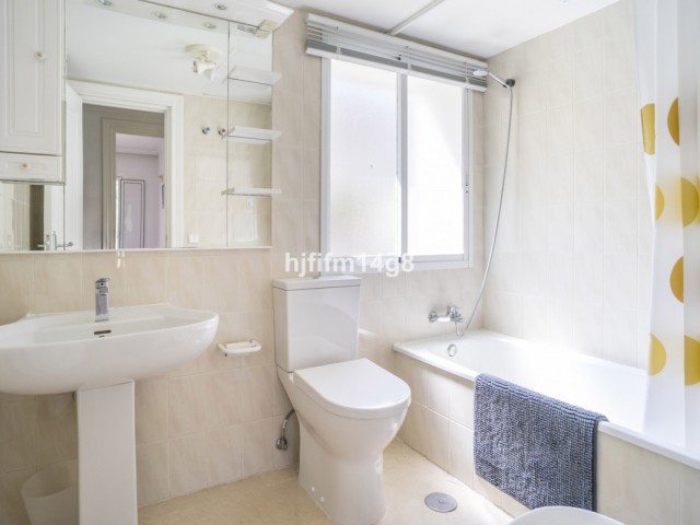 2 Bedrooms Apartment in Benahavís