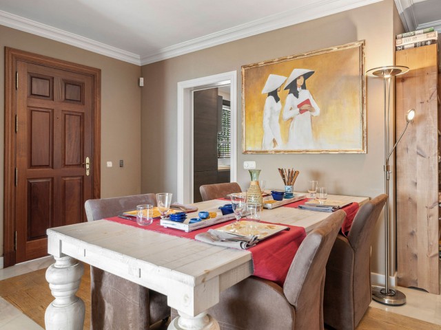 Apartamento con 2 Dormitorios  en Monte Halcones