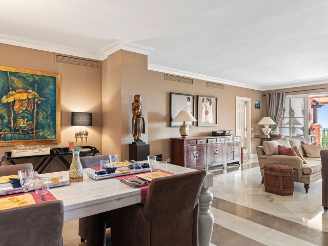 Apartamento con 2 Dormitorios  en Monte Halcones