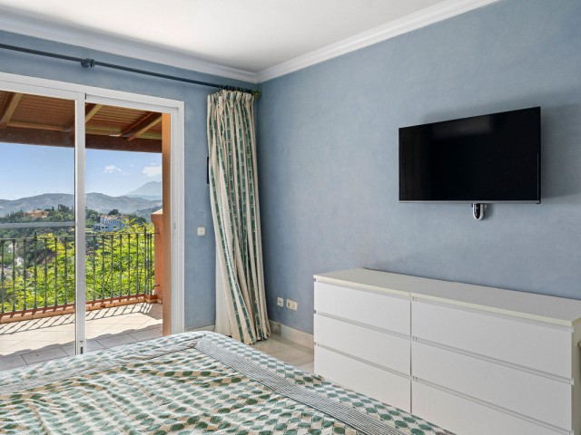 Apartamento con 2 Dormitorios  en Monte Halcones