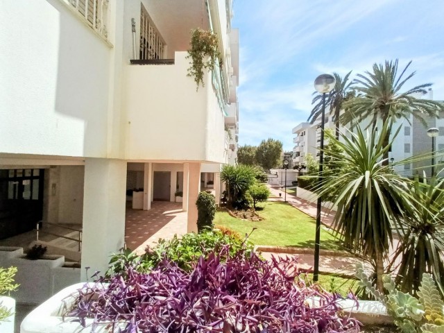Apartment, La Carihuela, R5135326