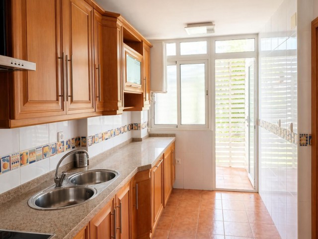 Huoneisto, La Carihuela, R5135326