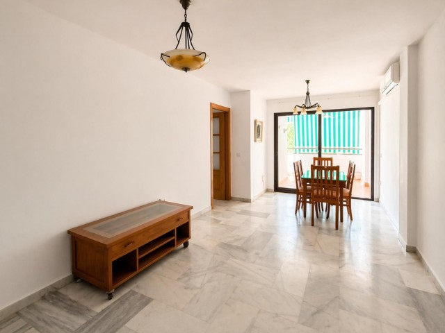 Huoneisto, La Carihuela, R5135326