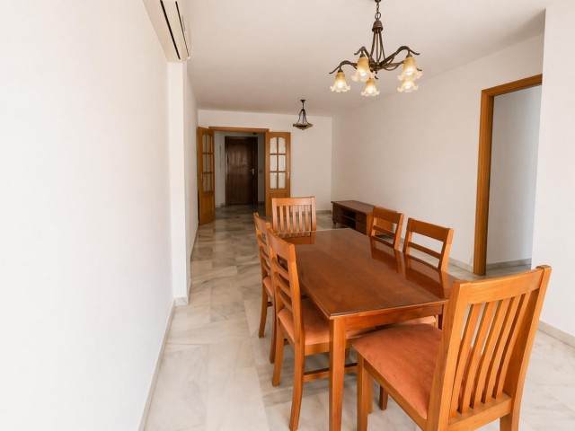 4 Makuuhuoneen Huoneisto La Carihuela