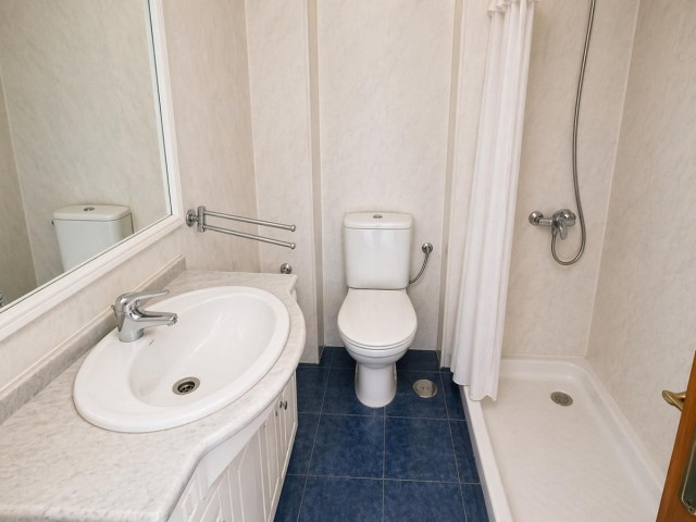 4 Makuuhuoneen Huoneisto La Carihuela