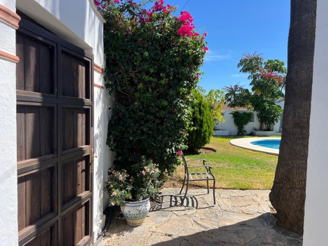 4 Makuuhuoneen Huvila Estepona
