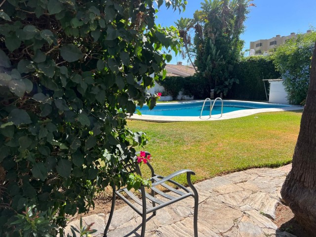 4 Makuuhuoneen Huvila Estepona