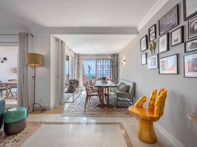 Appartement avec 4 Chambres  à Monte Halcones