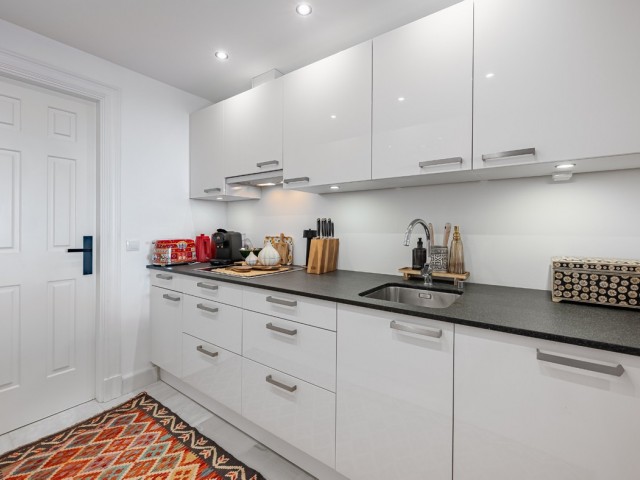 Apartamento con 4 Dormitorios  en Monte Halcones