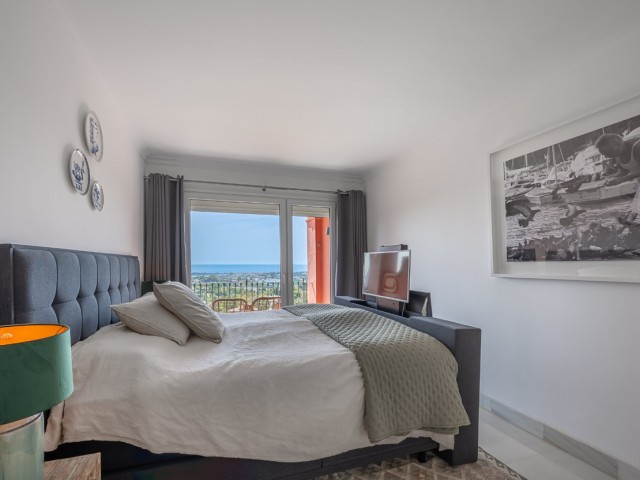 Apartamento con 4 Dormitorios  en Monte Halcones