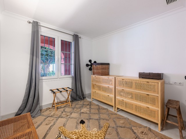 Apartamento con 4 Dormitorios  en Monte Halcones