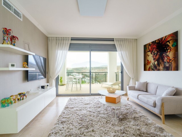 2 Bedrooms Apartment in Benahavís