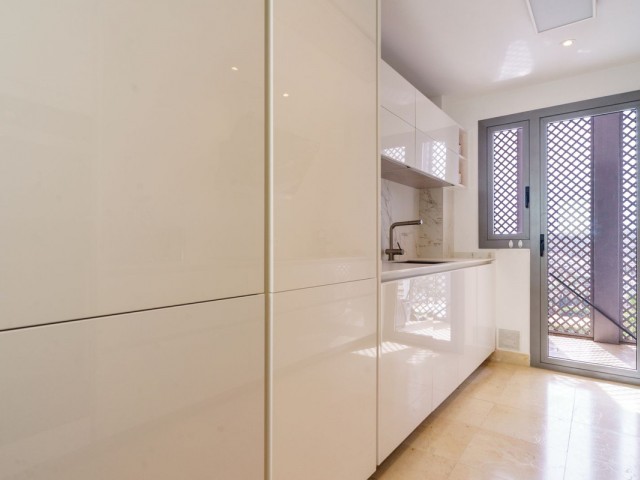 2 Bedrooms Apartment in Benahavís