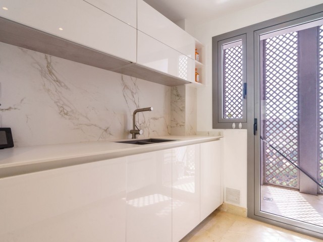 2 Bedrooms Apartment in Benahavís