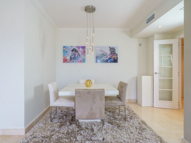 2 Bedrooms Apartment in Benahavís