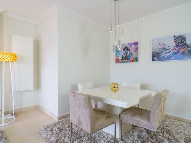 2 Bedrooms Apartment in Benahavís