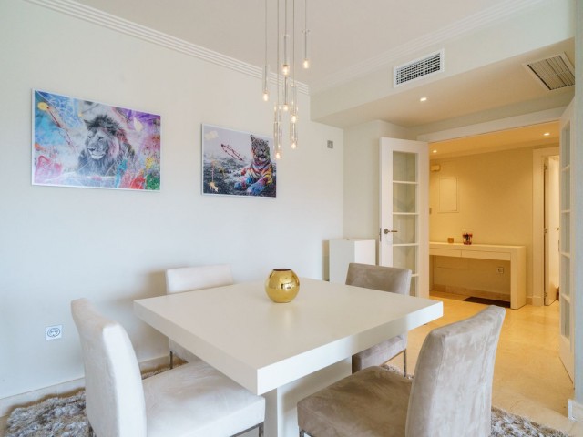 2 Bedrooms Apartment in Benahavís