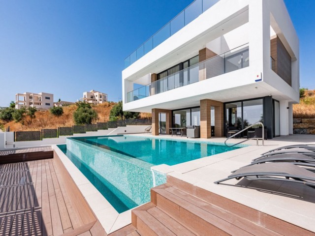 3 Makuuhuoneen Huvila Estepona