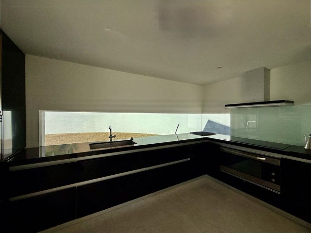 Villa avec 4 Chambres  à Valtocado