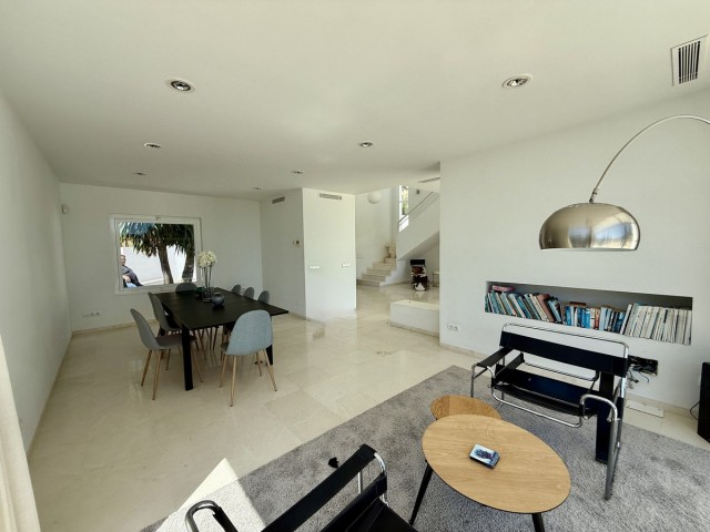 4 Schlafzimmer Villa in Valtocado