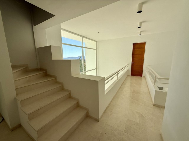 4 Schlafzimmer Villa in Valtocado