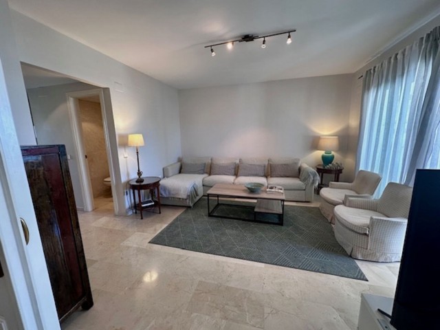 4 Bedrooms Apartment in Marbella
