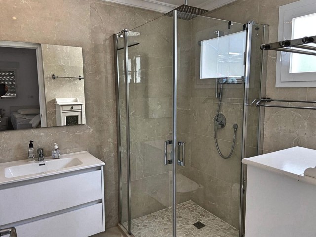 4 Schlafzimmer Villa in Fuengirola