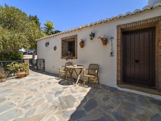 5 Bedrooms Villa in Mijas
