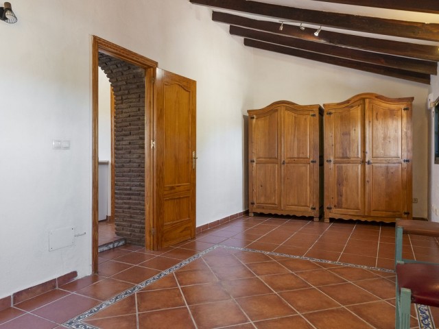 5 Bedrooms Villa in Mijas