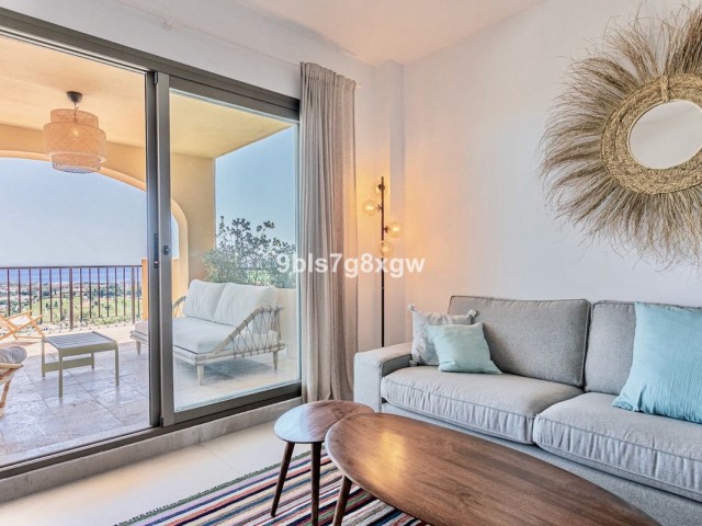2 Bedrooms Apartment in Benahavís