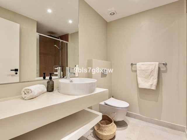 2 Bedrooms Apartment in Benahavís