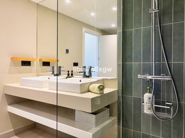 2 Bedrooms Apartment in Benahavís