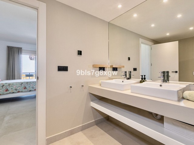 2 Bedrooms Apartment in Benahavís