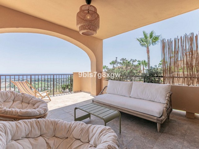 2 Bedrooms Apartment in Benahavís