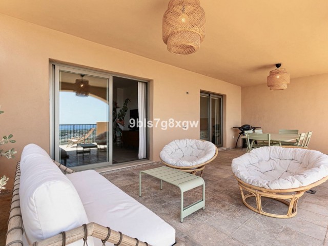 2 Bedrooms Apartment in Benahavís