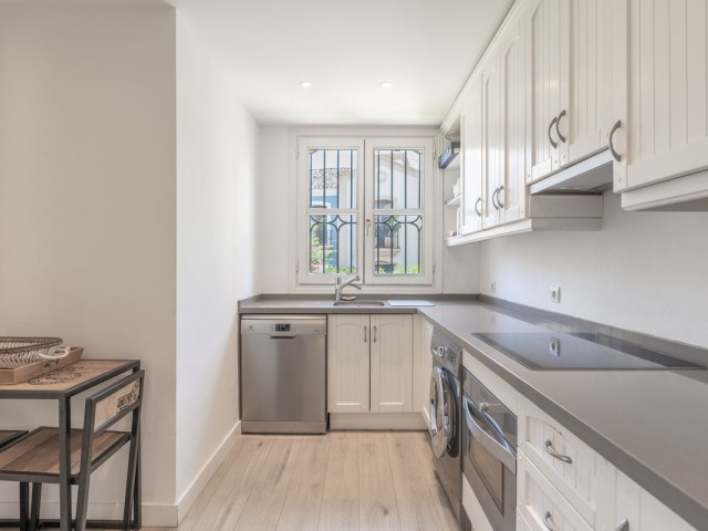 5 Soveroms Villa i Guadalmina Alta