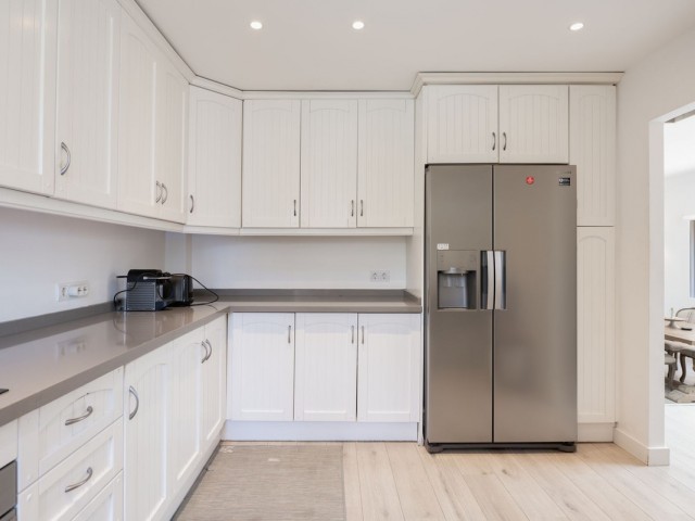 5 Soveroms Villa i Guadalmina Alta