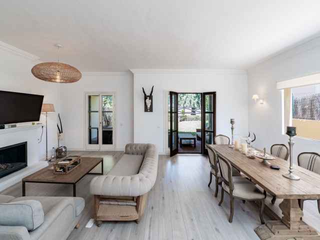 Villa con 5 Dormitorios  en Guadalmina Alta