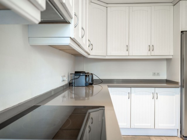 Villa con 5 Dormitorios  en Guadalmina Alta