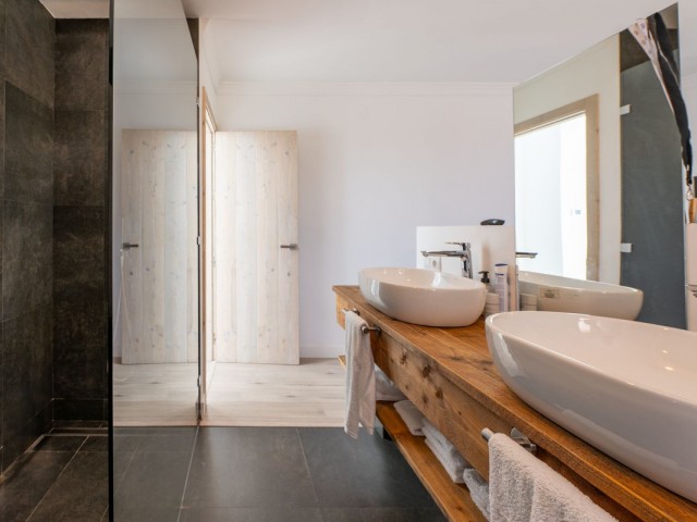 Villa con 5 Dormitorios  en Guadalmina Alta