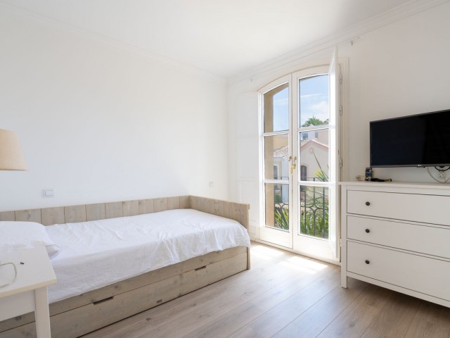 Villa con 5 Dormitorios  en Guadalmina Alta