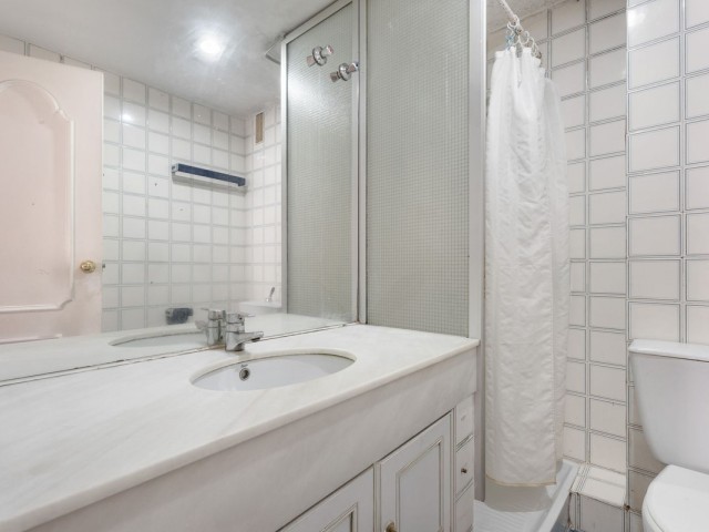 4 Bedrooms Apartment in Marbella