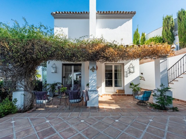 4 Makuuhuoneen Huvila Istán