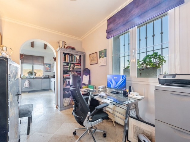 4 Makuuhuoneen Huvila Istán